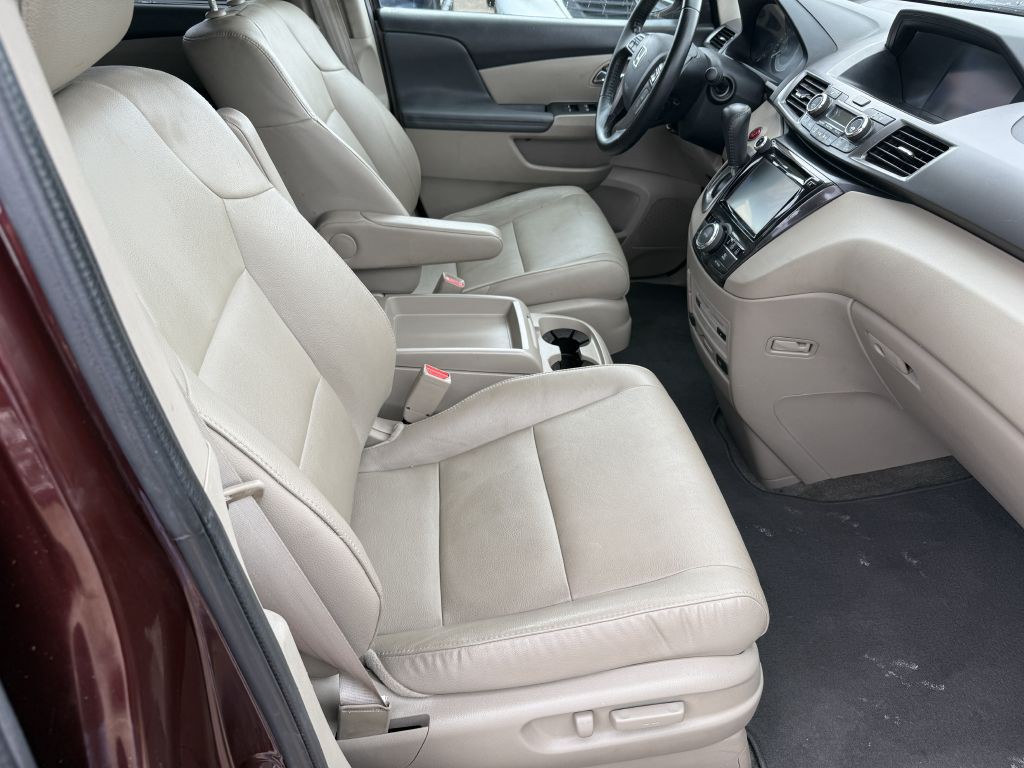 2015 Honda Odyssey Image 8