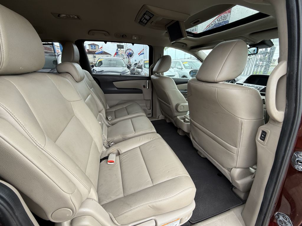 2015 Honda Odyssey Image 9