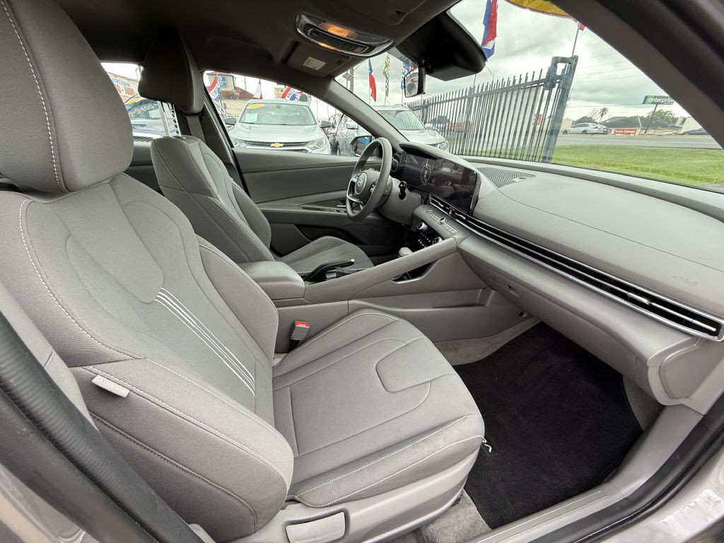 2024 Hyundai Elantra Image 9