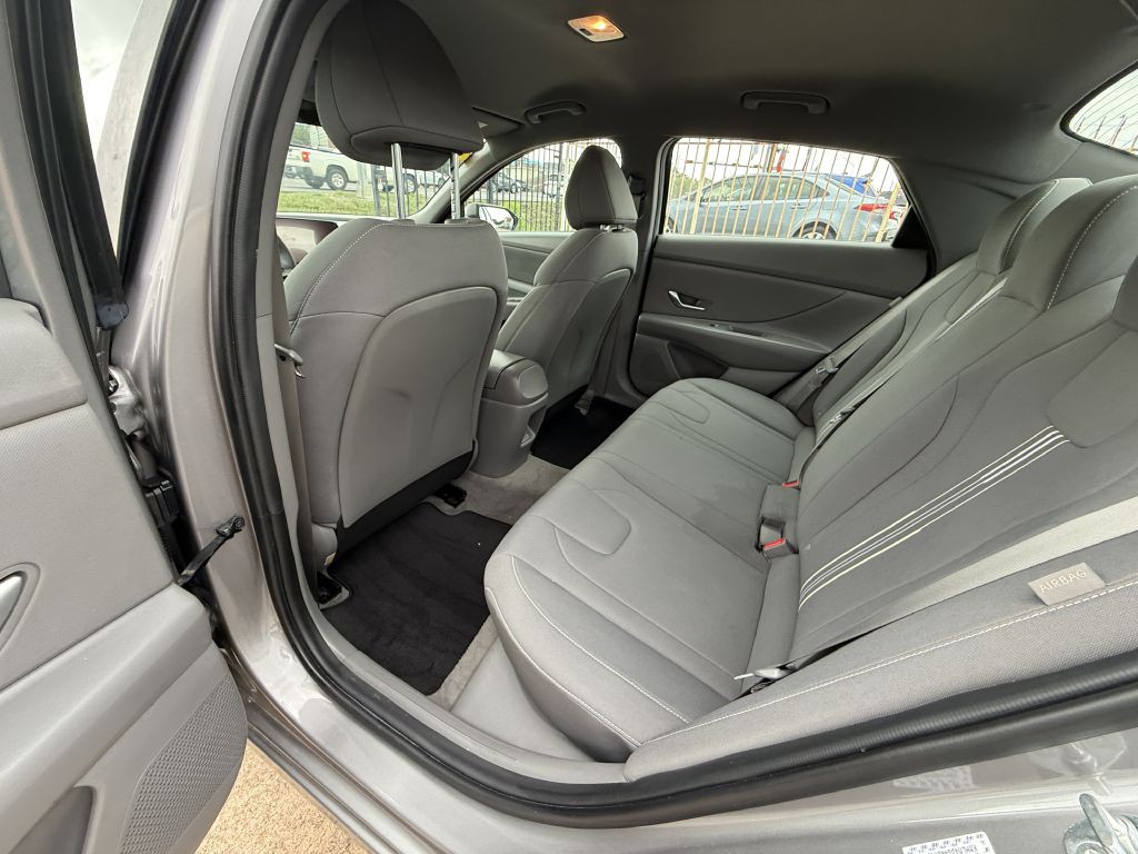 2024 Hyundai Elantra Image 11