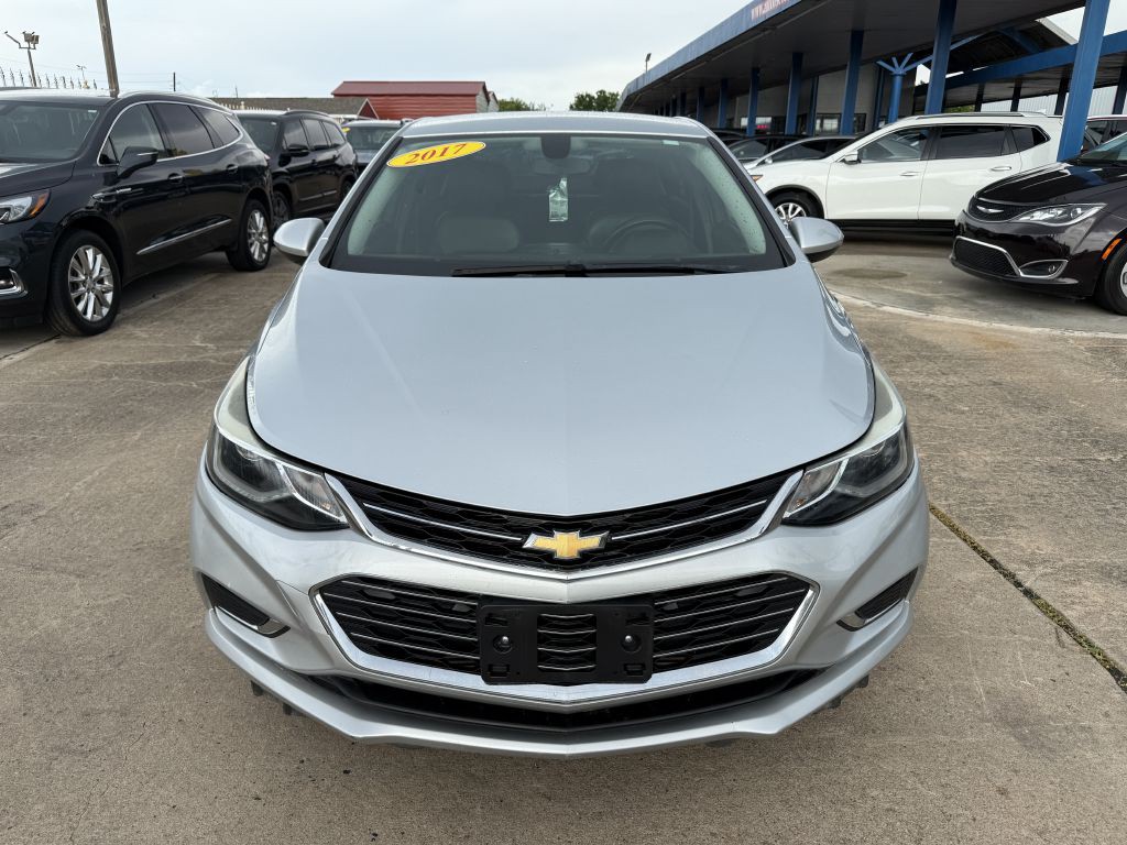 2017 Chevrolet Cruze Image 2