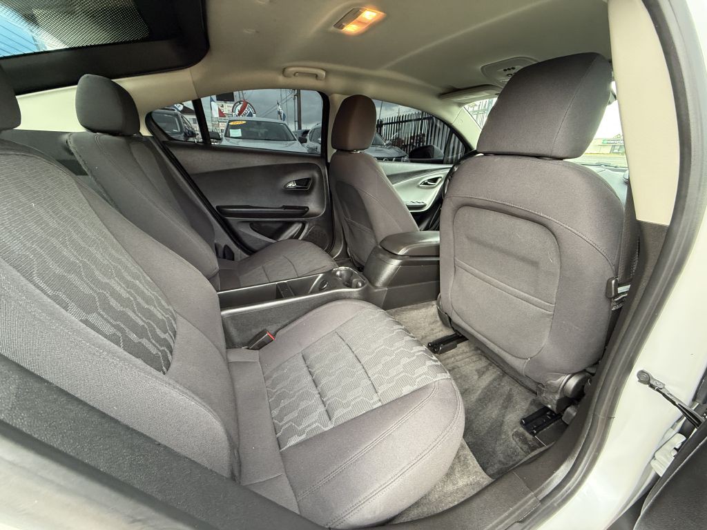 2015 Chevrolet Volt Image 10