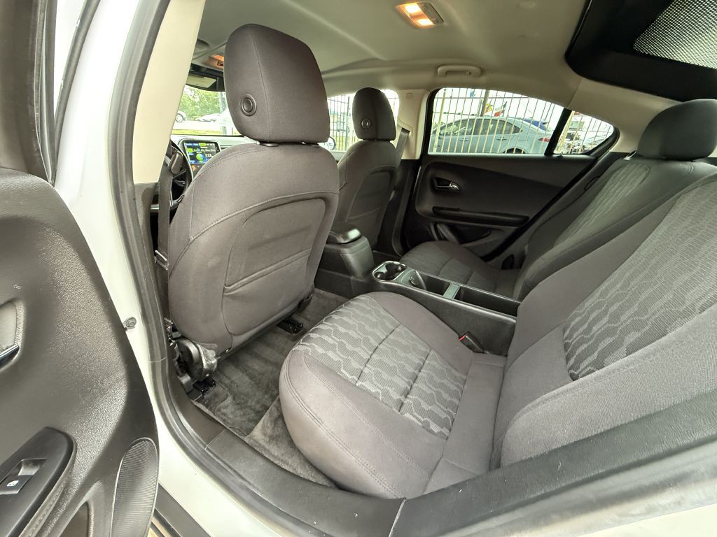 2015 Chevrolet Volt Image 12