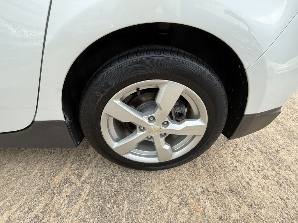 2015 Chevrolet Volt Image 16