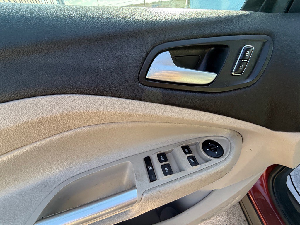 2015 Ford Escape Image 15