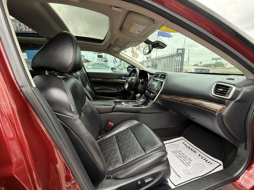 2017 Nissan Maxima Image 9