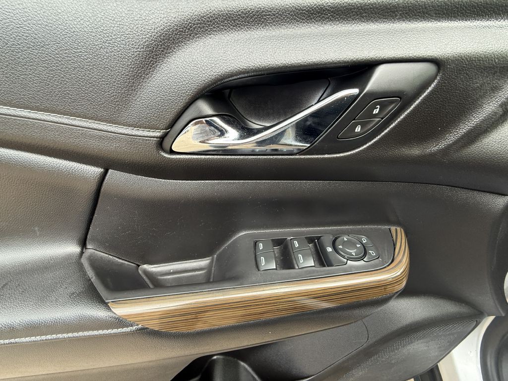 2019 GMC Acadia Image 16