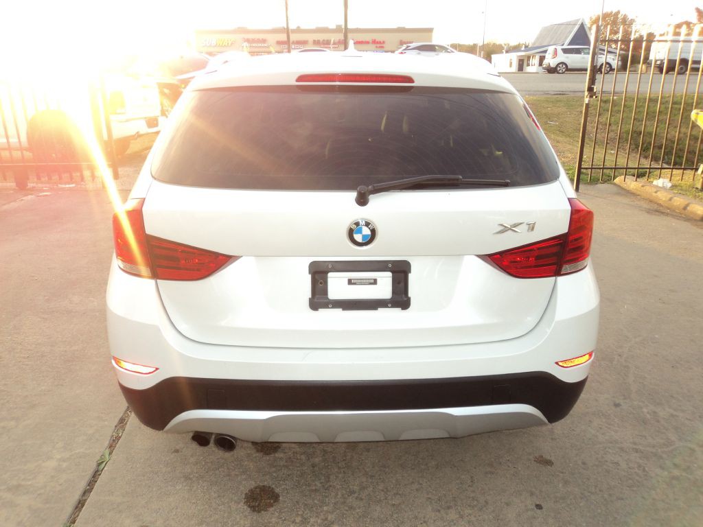 2015 BMW X1 Image 6