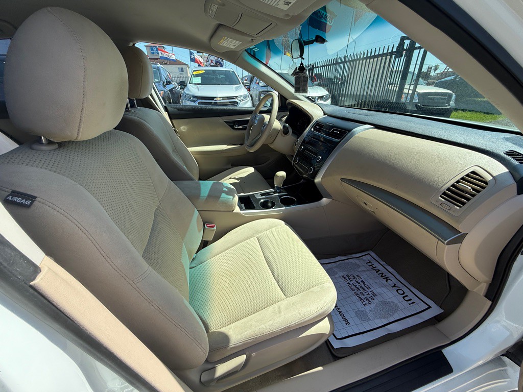 2014 Nissan Altima Image 9