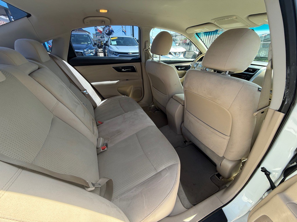 2014 Nissan Altima Image 10