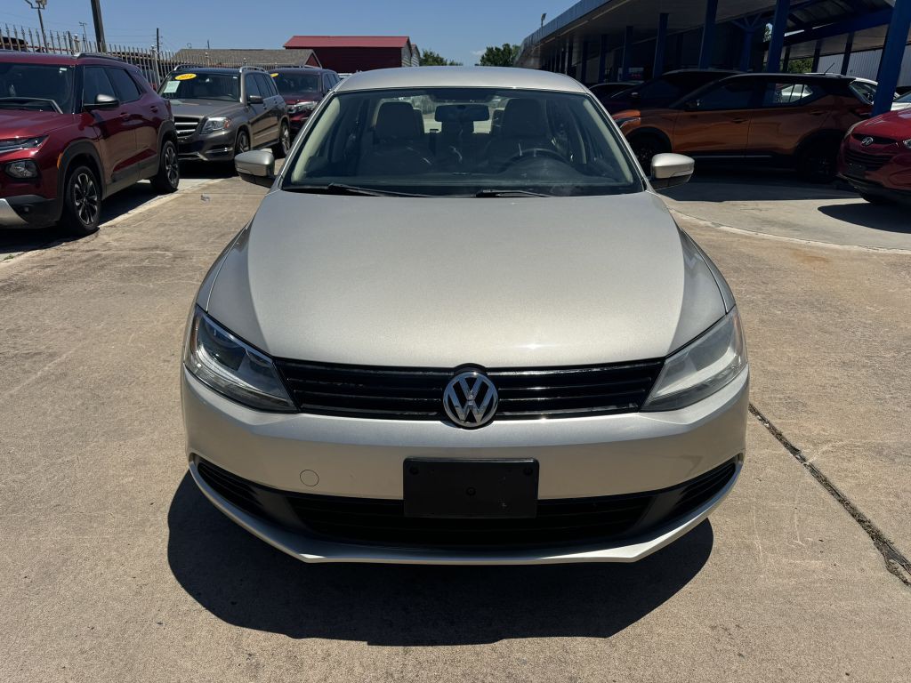 2014 Volkswagen Jetta Image 2
