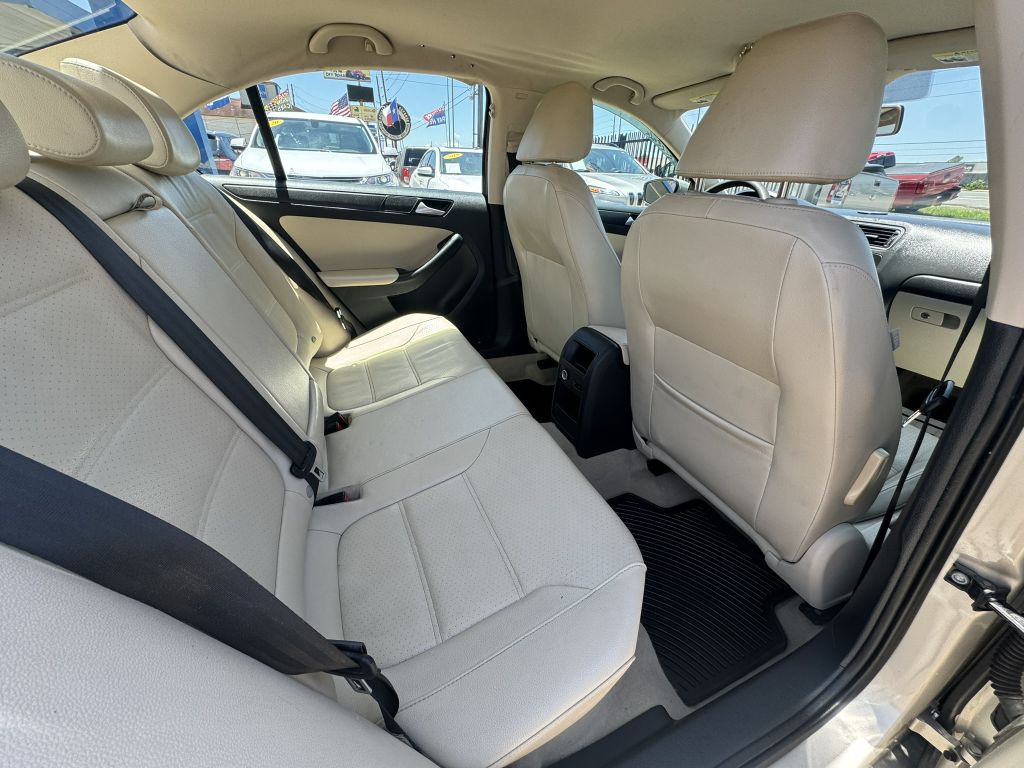 2014 Volkswagen Jetta Image 10