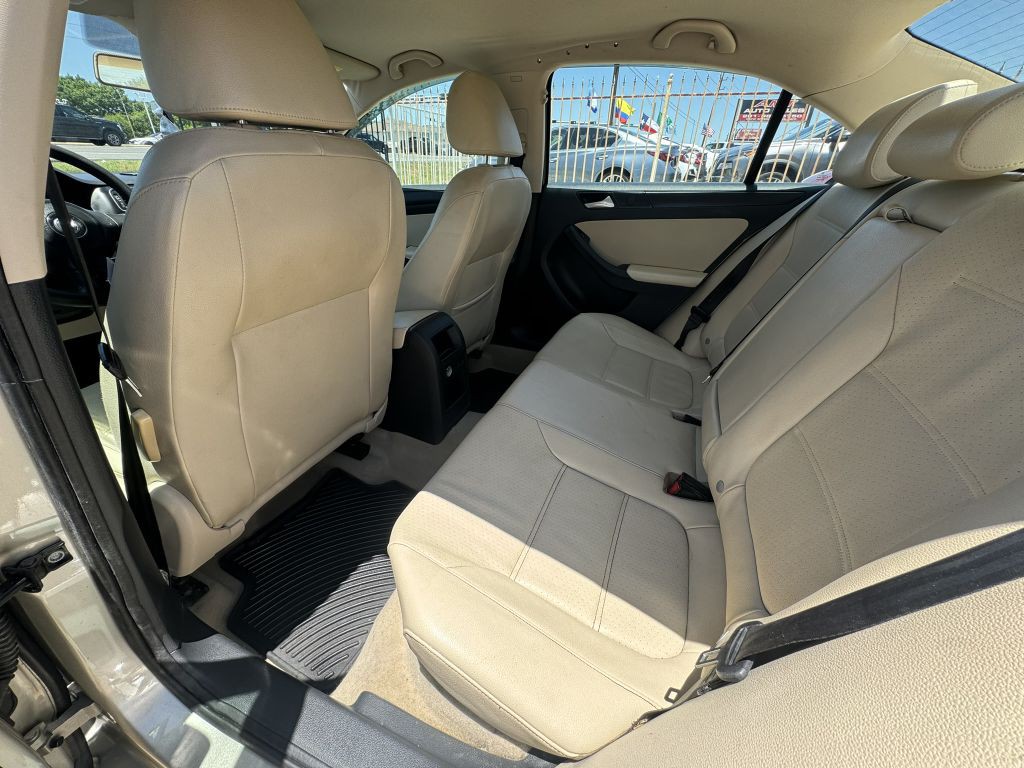 2014 Volkswagen Jetta Image 12