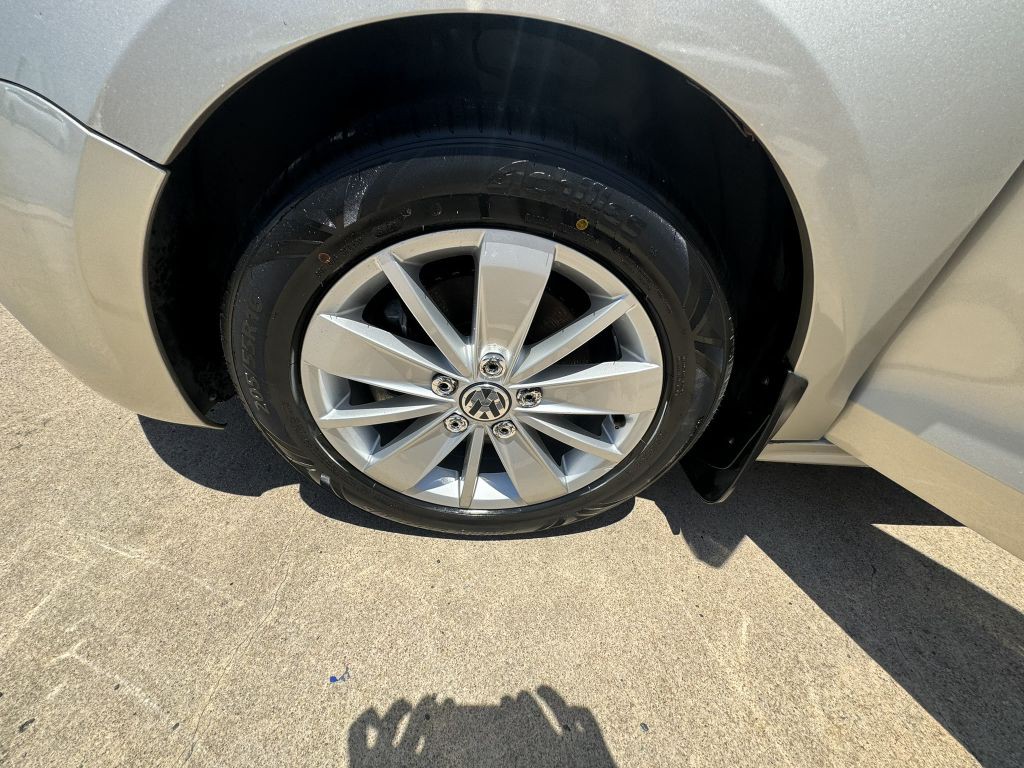 2014 Volkswagen Jetta Image 16