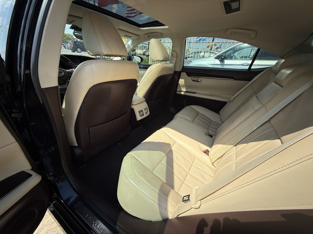 2018 Lexus ES Image 12