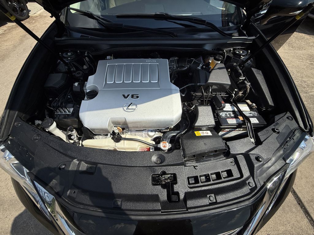 2018 Lexus ES Image 17