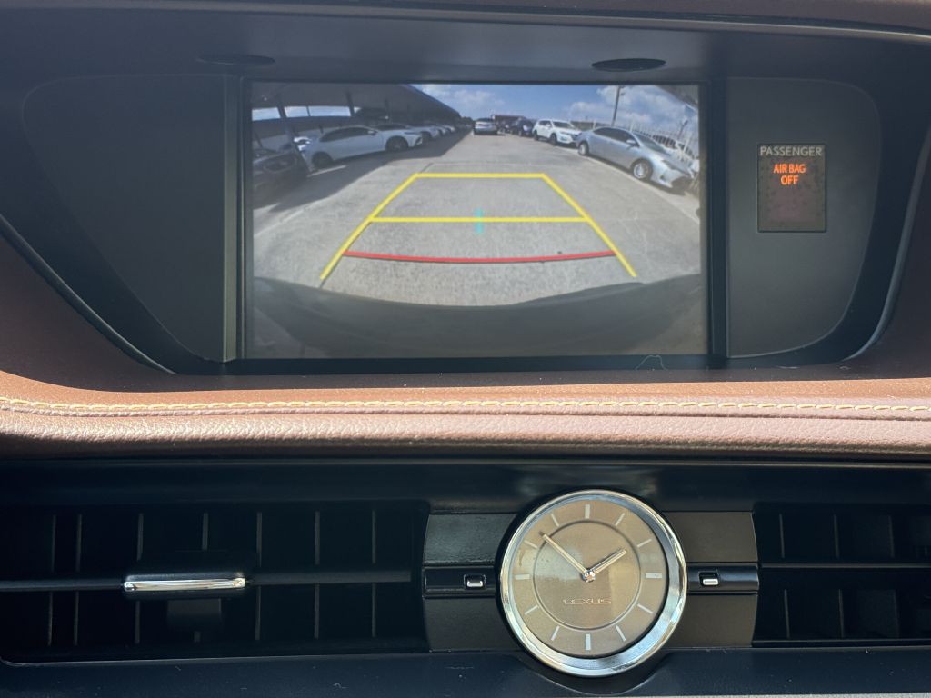 2018 Lexus ES Image 19
