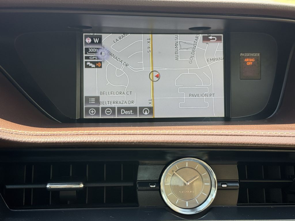 2018 Lexus ES Image 20