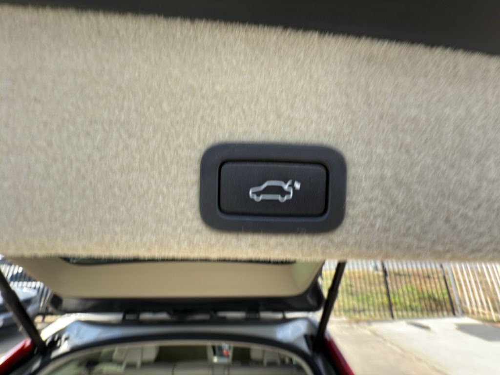 2016 Volvo XC60 Image 13