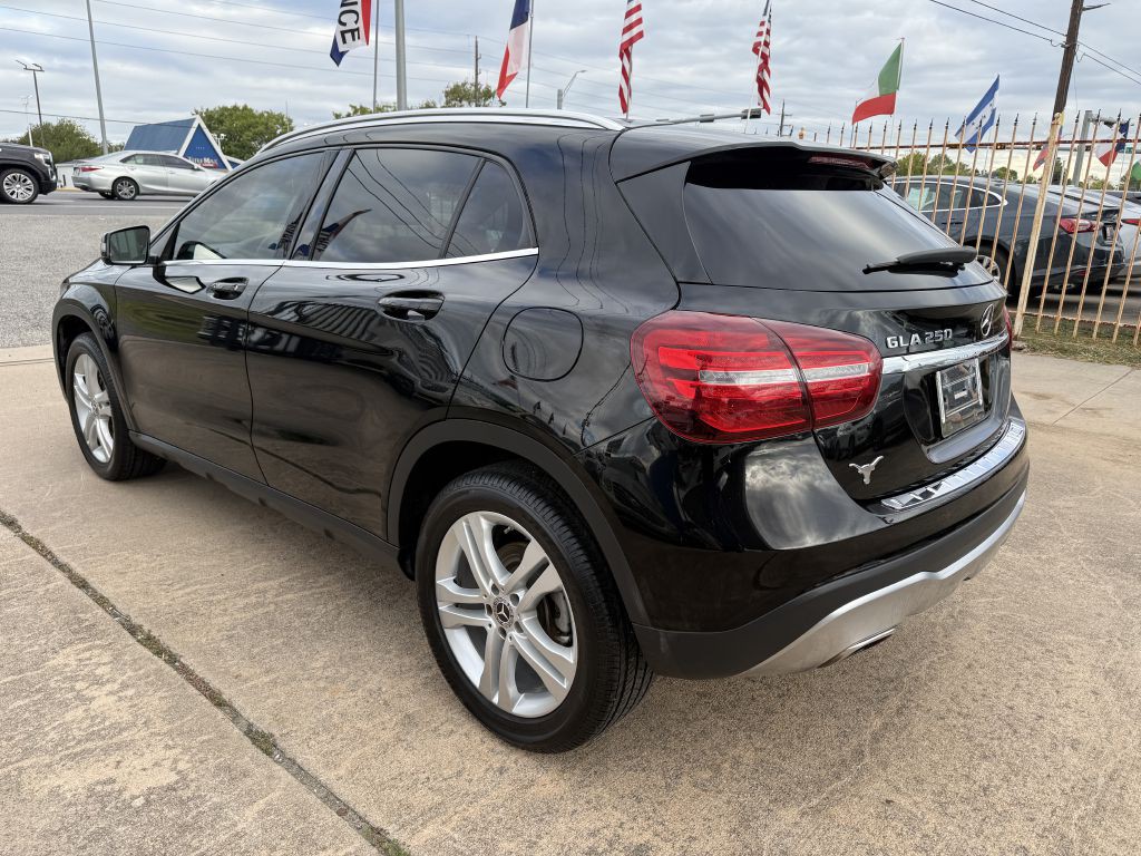 2020 Mercedes-Benz GLA-Class Image 5