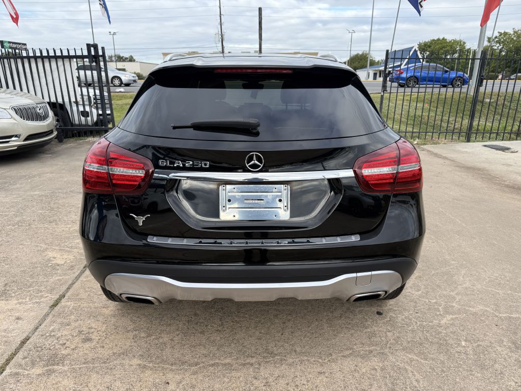 2020 Mercedes-Benz GLA-Class Image 6