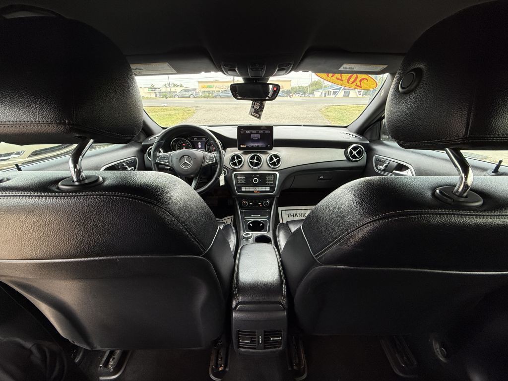 2020 Mercedes-Benz GLA-Class Image 14