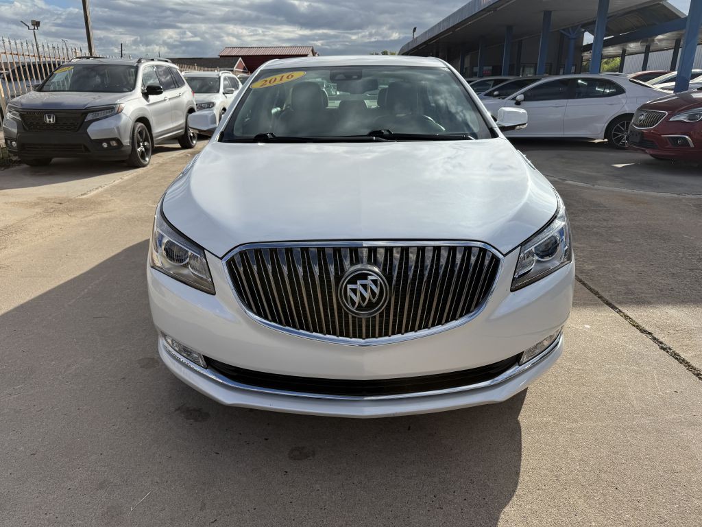 2016 Buick Lacrosse Image 2