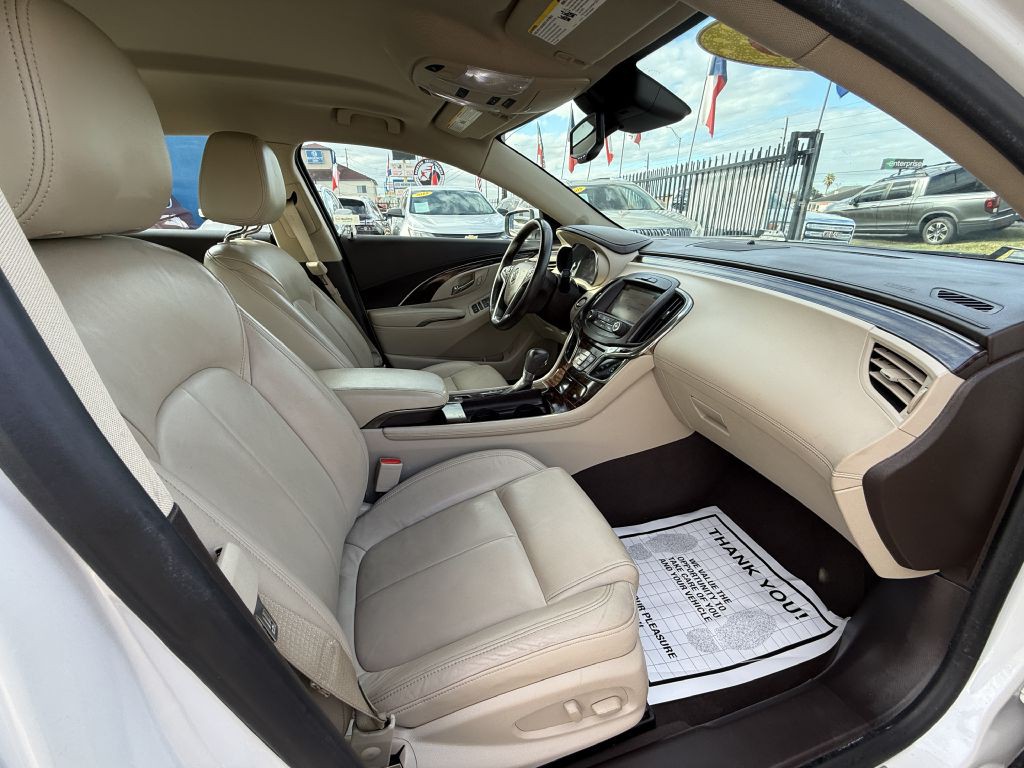2016 Buick Lacrosse Image 9