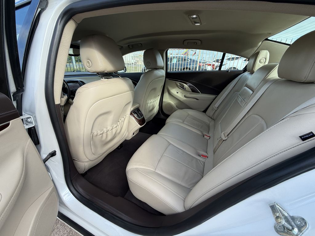 2016 Buick Lacrosse Image 11