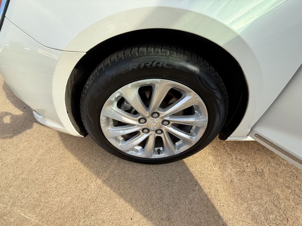 2016 Buick Lacrosse Image 15