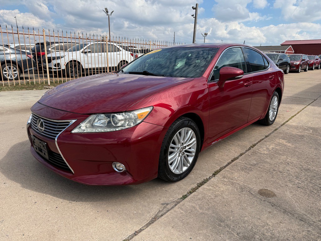 2014 Lexus ES Image 2
