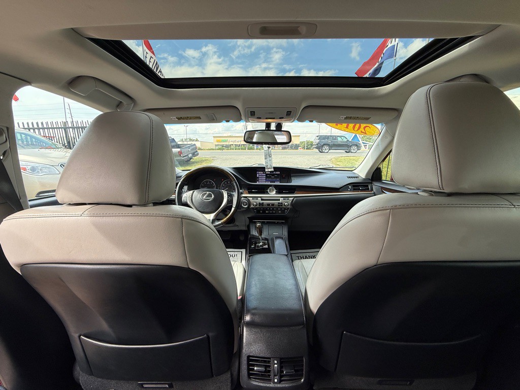 2014 Lexus ES Image 13