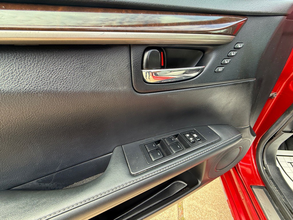 2014 Lexus ES Image 14