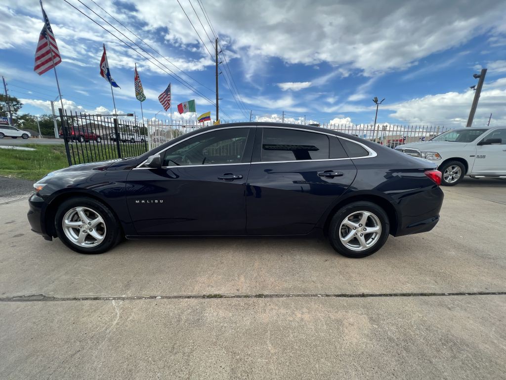 2017 Chevrolet Malibu Image 4
