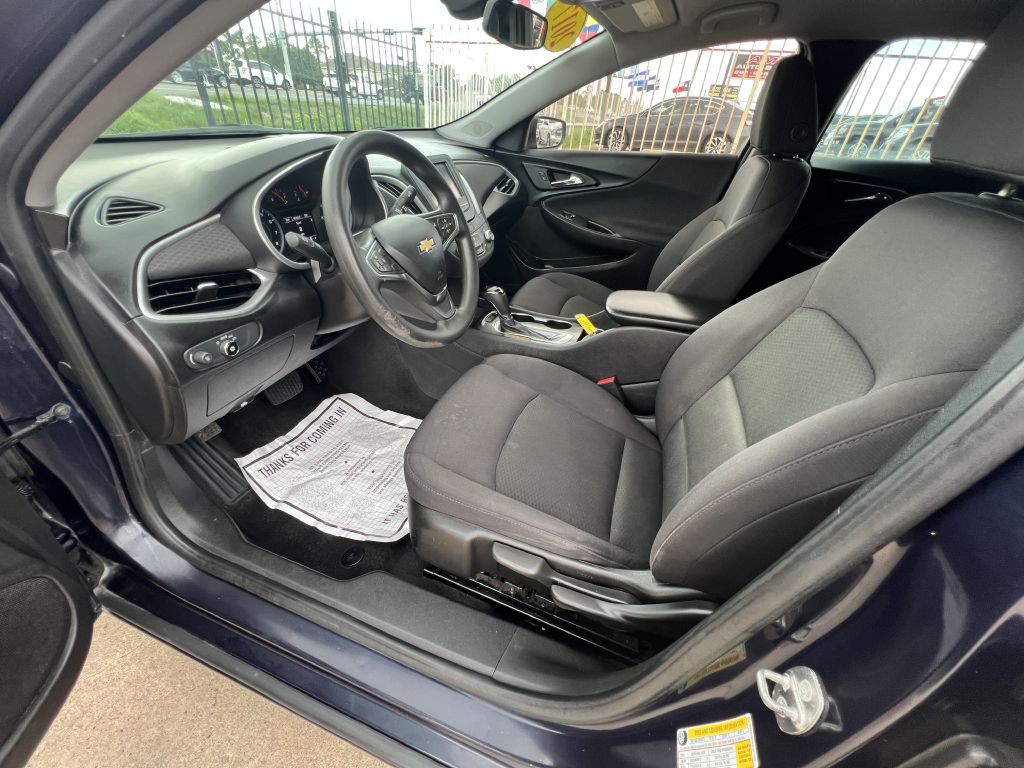 2017 Chevrolet Malibu Image 14