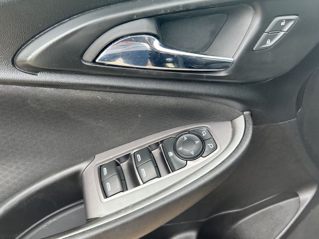 2017 Chevrolet Malibu Image 15