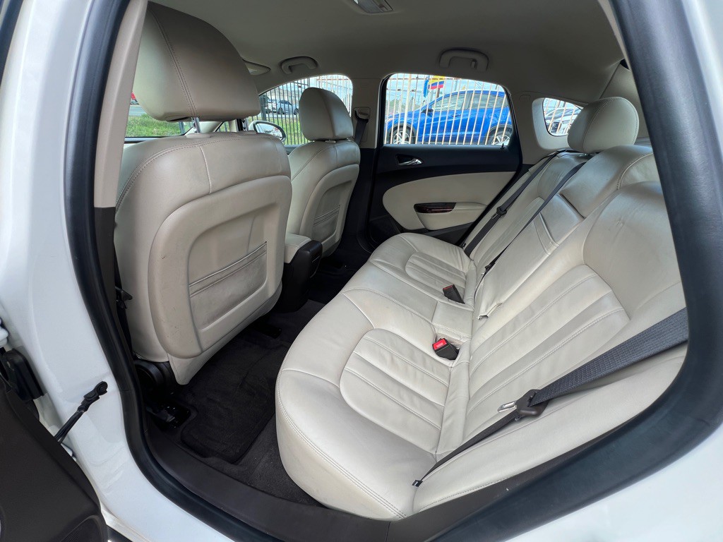 2012 Buick Verano Image 11