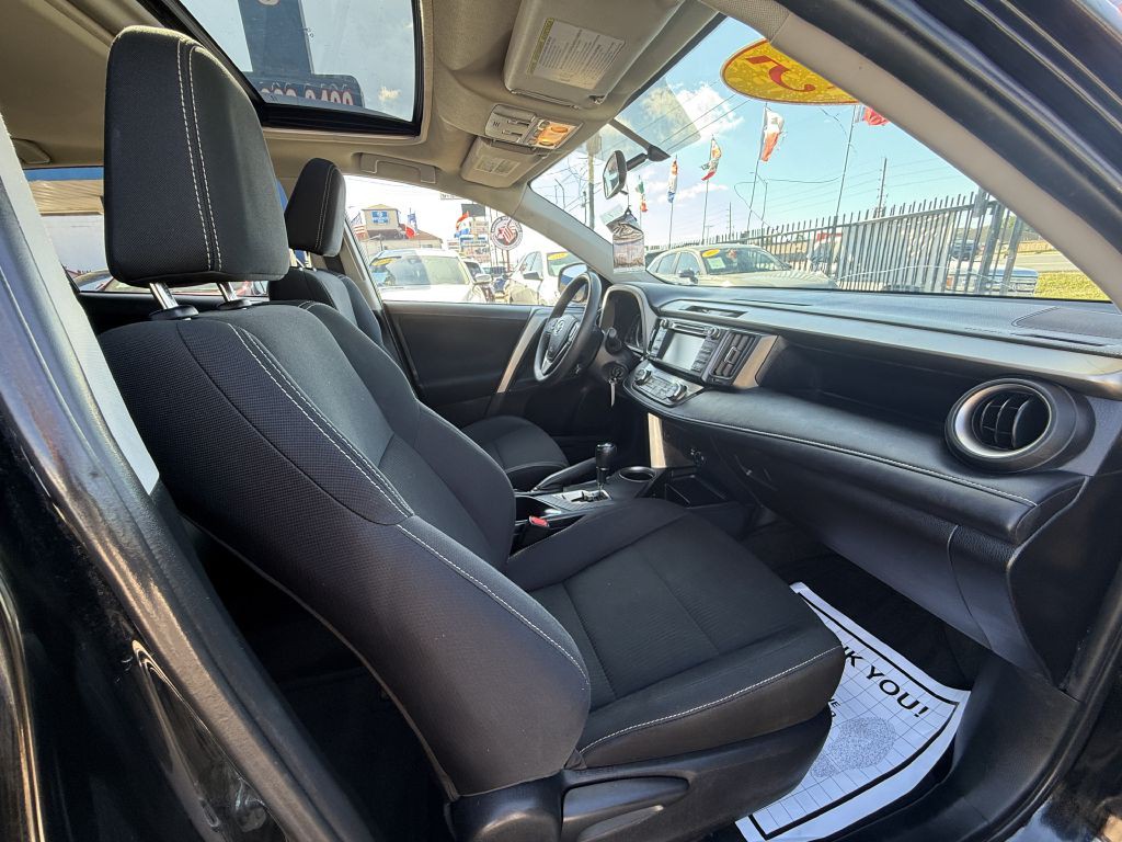 2015 Toyota Rav4 Image 9