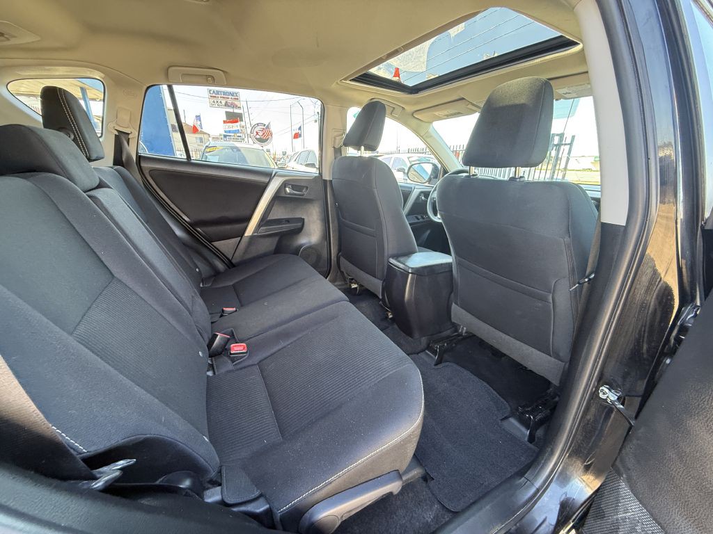 2015 Toyota Rav4 Image 10