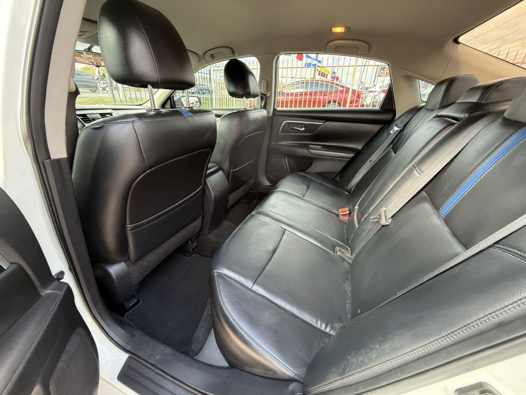 2018 Nissan Altima Image 12