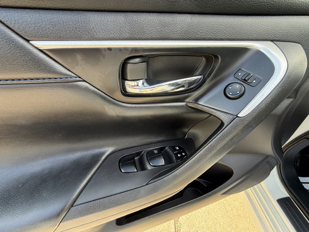 2018 Nissan Altima Image 15