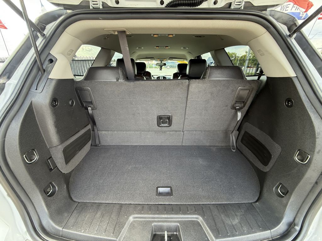 2017 Buick Enclave Image 12