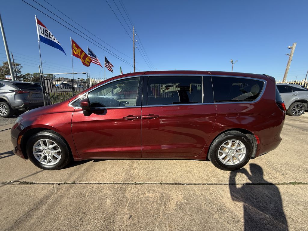 2017 Chrysler Pacifica Image 4