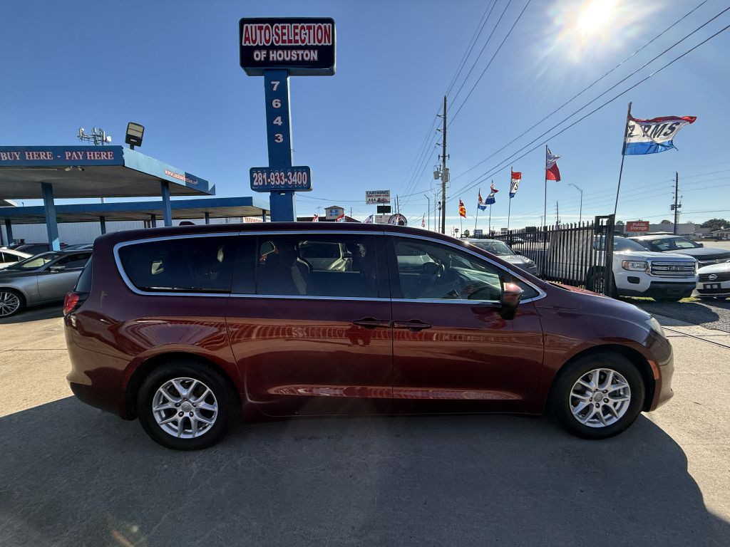 2017 Chrysler Pacifica Image 8