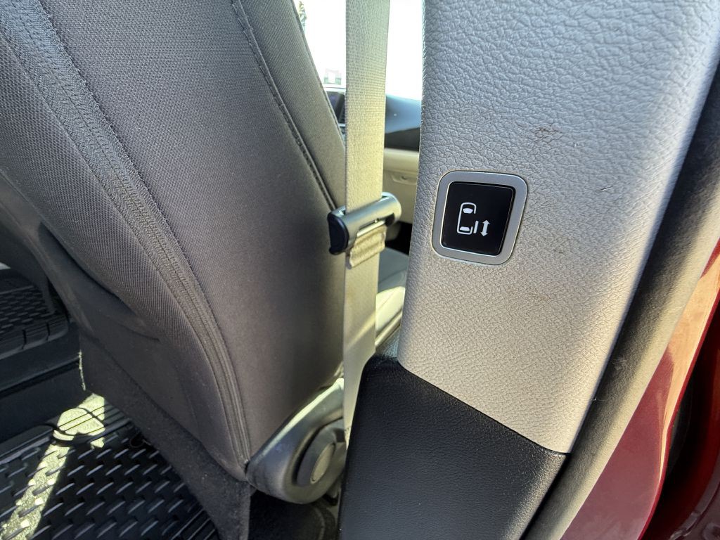 2017 Chrysler Pacifica Image 12