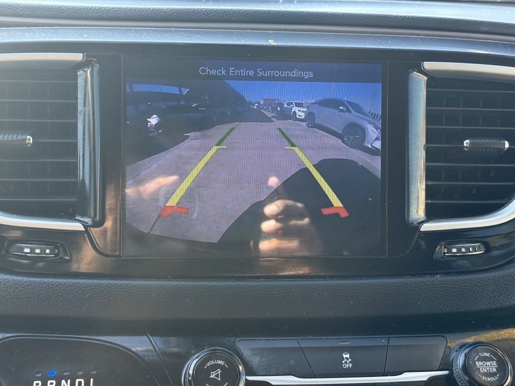 2017 Chrysler Pacifica Image 22