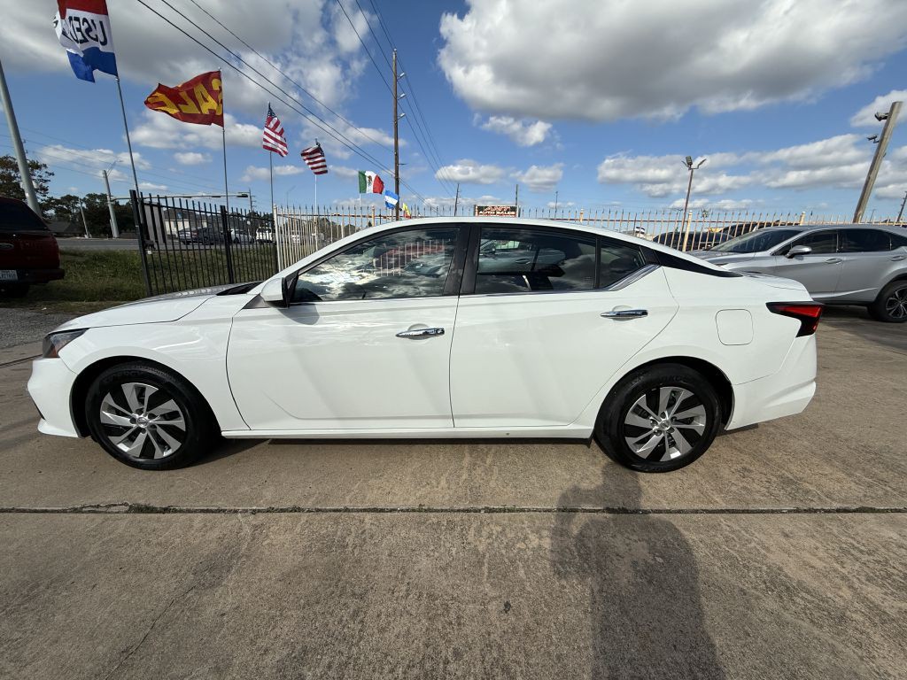 2022 Nissan Altima Image 4