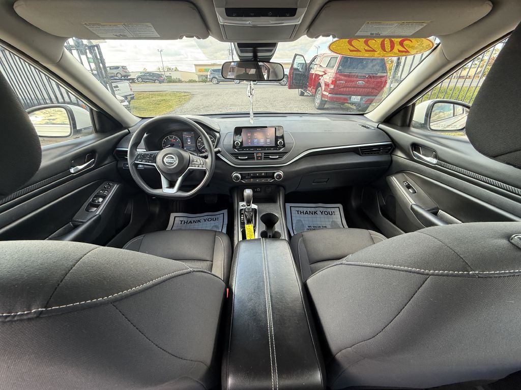 2022 Nissan Altima Image 13