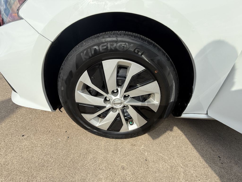 2022 Nissan Altima Image 16