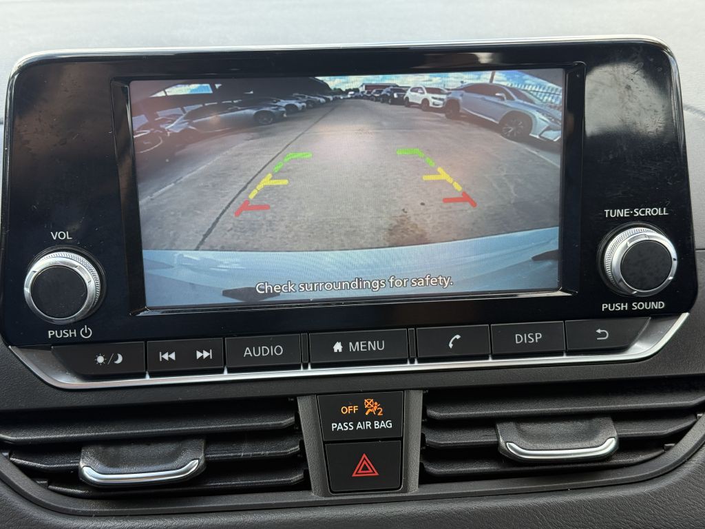 2022 Nissan Altima Image 19